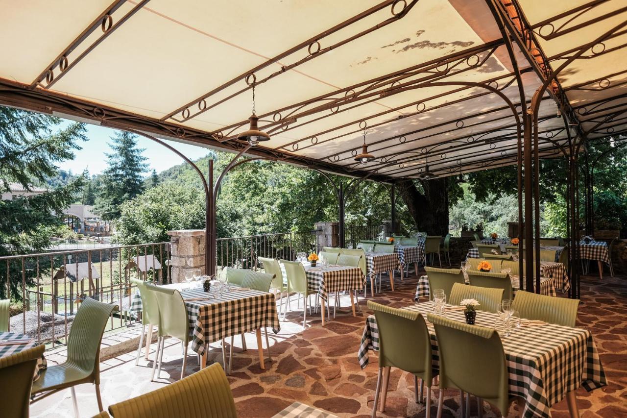 Hotel Les Vignes Chassiers Bagian luar foto
